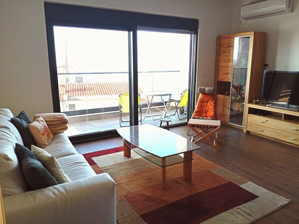 Living room - Apartmani Seaside - Enjoy the Sunset (Bar)