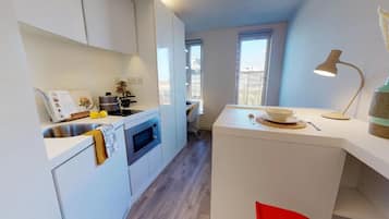 Studio, Non Smoking | Private kitchenette | Stovetop, cookware/dishes/utensils