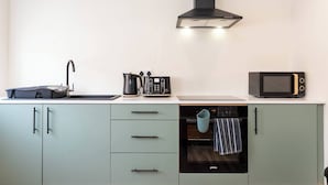Unclassified image, 5 of 13, button - Aurum 6 - Chic 1BR Stay by DMU & City Centre (Leicester)