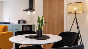 Unclassified image, 2 of 13, button - Aurum 6 - Chic 1BR Stay by DMU & City Centre (Leicester)