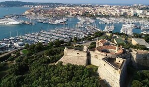 Marina - Magnificent 3-room apartment (Antibes)