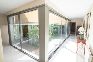 Villa, 4 Bedrooms, Private Pool, Garden View | Interior