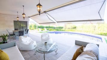 Villa, 4 Bedrooms, Private Pool, Garden View | Living room