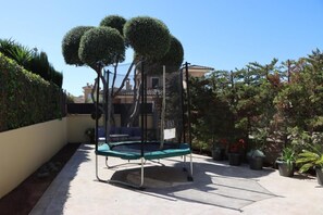 Villa, 4 Bedrooms, Private Pool, Garden View | Property grounds