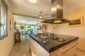 Villa, 4 Bedrooms, Private Pool, Garden View | Private kitchen