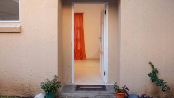 Studio, 1 Bedroom, Accessible, Smoking | Property entrance