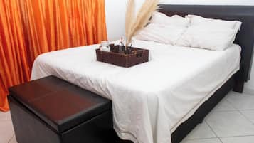 Studio, 1 Bedroom, Accessible, Smoking | 1 bedroom