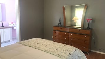 2 多间卧室、上网接入、床单