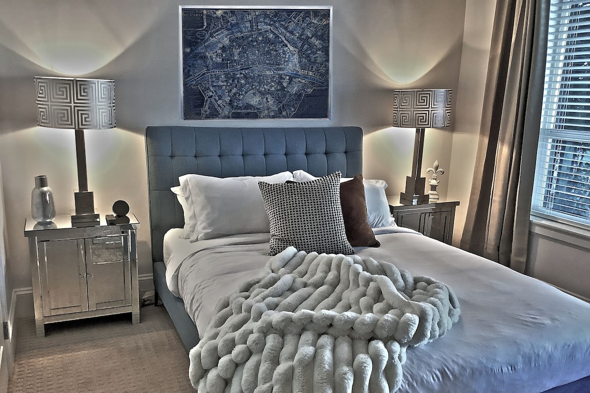 Deluxe kamer, 1 queensize bed | 1 slaapkamer, luxe beddengoed, donzen dekbedden, pillowtop-bedden
