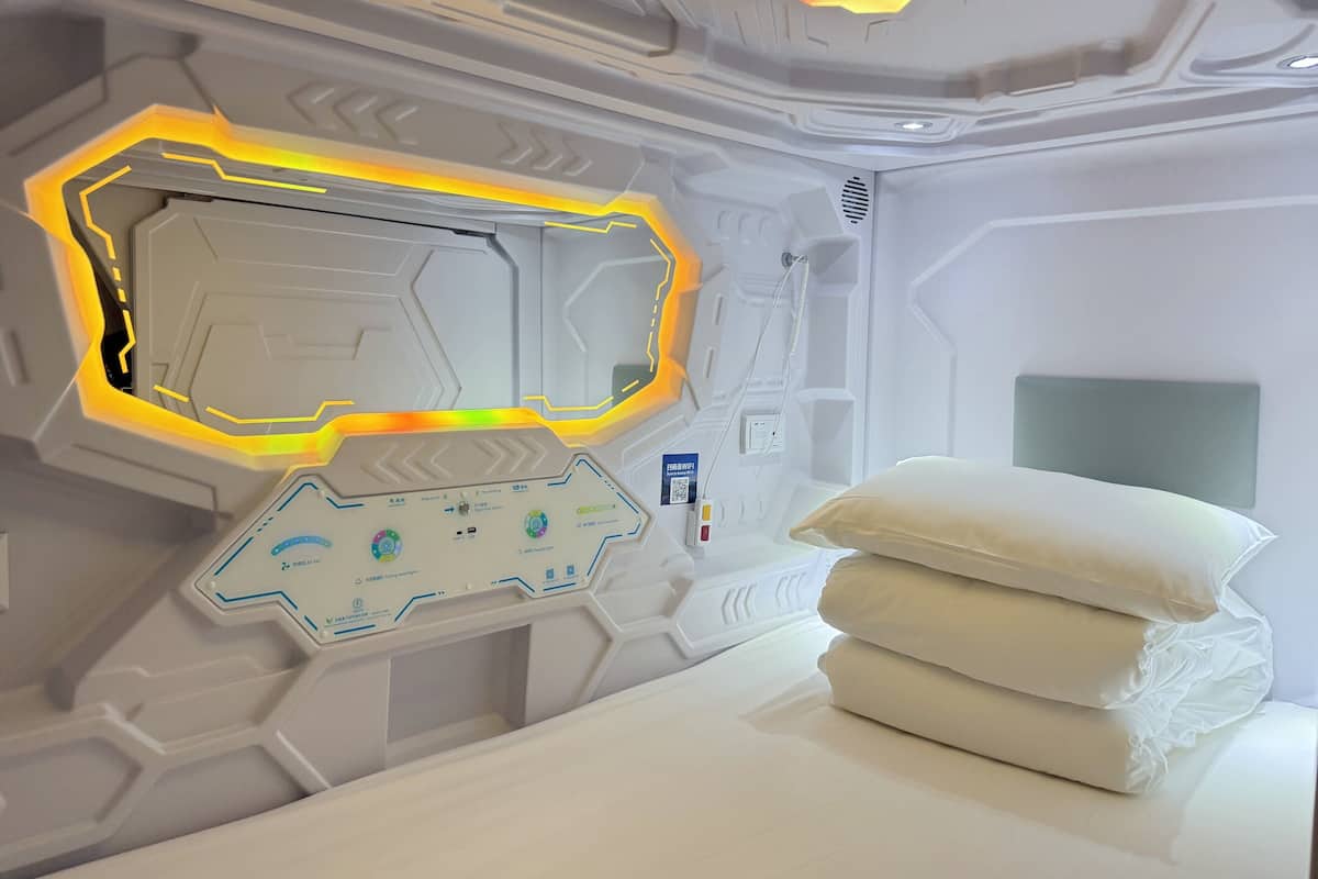 Luxury Single Room | Individually decorated, bed sheets