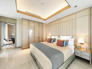 1 bedroom, iron/ironing board, WiFi, bed sheets - FIVE LUXE JBR - 1BR Suite with hot tub - Beach & pool access - Ventura stays (Dubai)