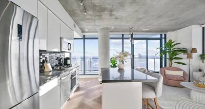 Luxury Condo | Mtn + City Views, Pool & Gym