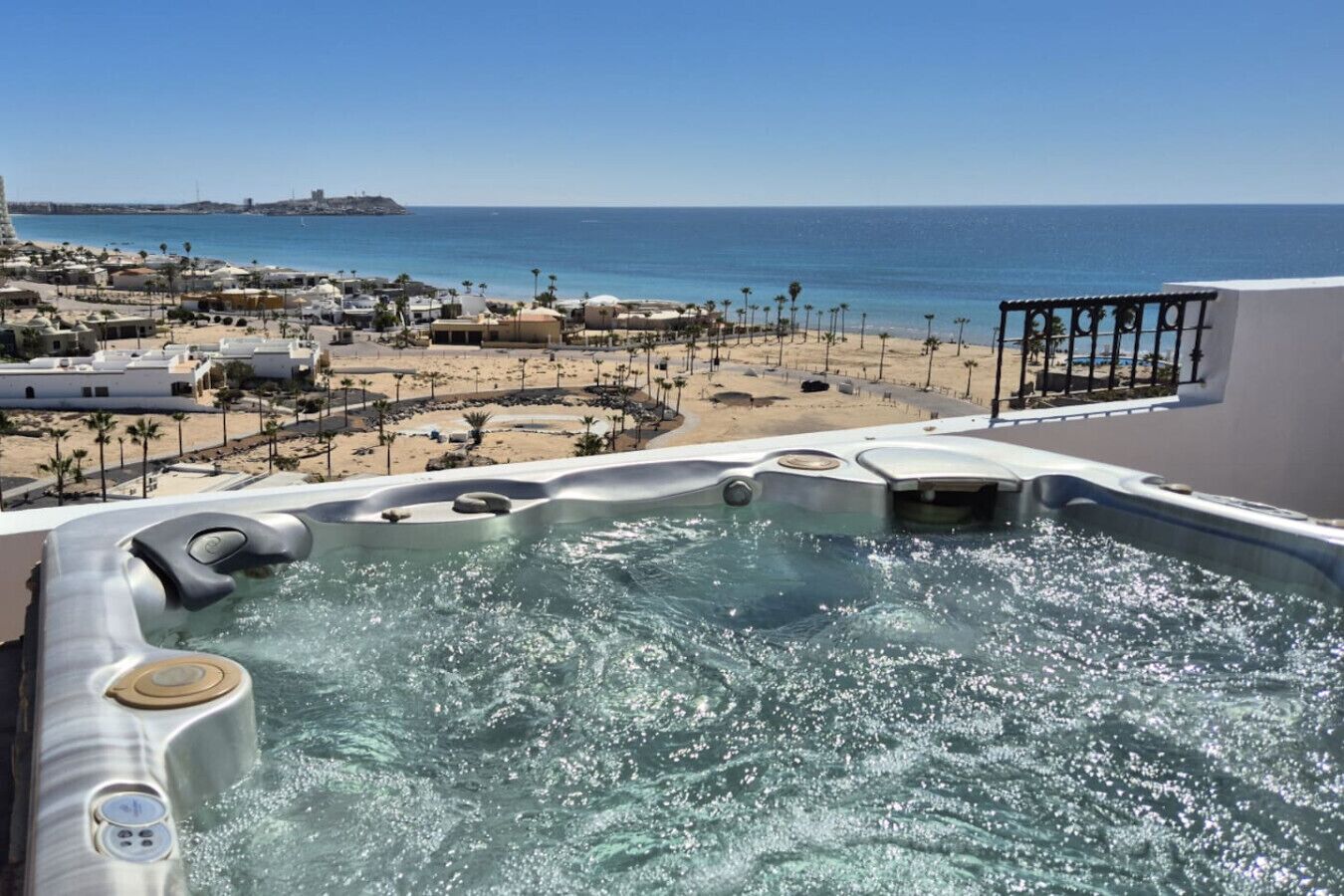 Tina de hidromasaje al aire libre