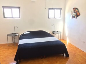 2 soverom, strykejern/-brett, wi-fi (inkludert) og sengetøy