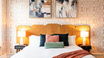 1 bedroom, desk, iron/ironing board, WiFi