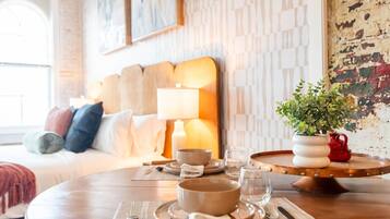 1 bedroom, desk, iron/ironing board, WiFi