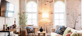 Hotel California - KING BED LOFT