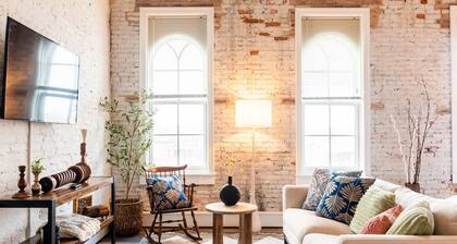 Hotel California - KING BED LOFT