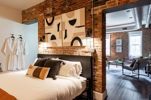 Thompson & Co Brick Loft KING