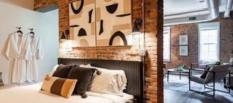 Thompson & Co Brick Loft KING