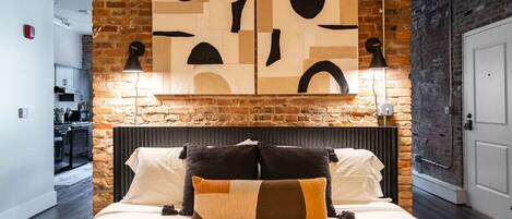 1 bedroom, desk, iron/ironing board, WiFi