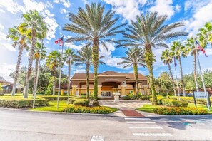 Exterior - Private Pool & Gym in Encantada, Steps from Disney (Kissimmee)