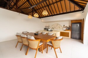 Dining - Jimbaran Bay Villas (Kedonganan)