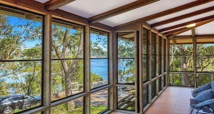 The Treehouse on Hardys by HolidayCo.