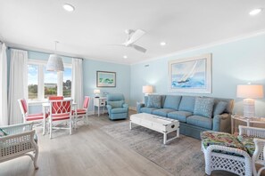 TV - Beachfront Bliss: 3 Bdrm 1st Flr (Pawleys Island)