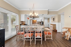Dining - Perfectly Poised 2 Bedroom Oceanview 2nd Flr (Pawleys Island)