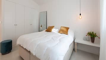 Een strijkplank/strijkijzer, gratis wifi, beddengoed