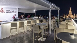 住宿內酒吧