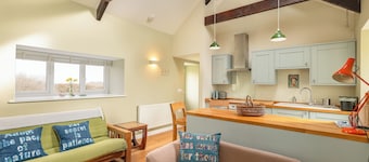 Tranquil 1 bedroom cottage 15mins drive to the sea Perfect for 2, can sleep 5