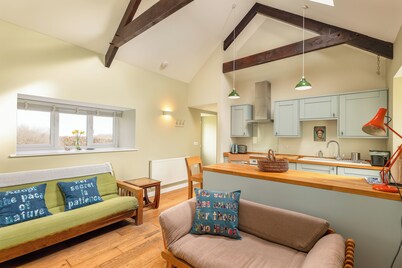 Tranquil 1 bedroom cottage 15mins drive to the sea Perfect for 2, can sleep 5