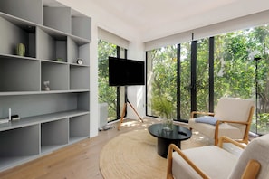 Téléviseur, bureau