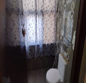 Deluxe Room | Hypo-allergenic bedding, desk, free WiFi, bed sheets - Apex Victor Guest House (Puducherry)