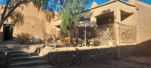 Outdoor dining - Dar Tamzdamte Skoura (Skoura)