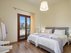 5 chambres, fer et planche à repasser, Wi-Fi, draps fournis