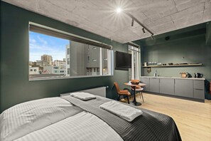 Iron/ironing board, WiFi, bed sheets - Aurora Nooks - Economy Studio (Kópavogur)