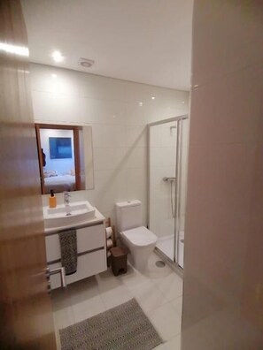 Townhome, Beach View | Bathroom - Oporto SurfLodge (Ovar)