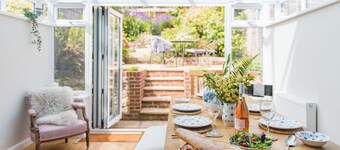 Bay View -  a holiday let by Bloom Stays that sleeps 5 guests  in 3 bedrooms