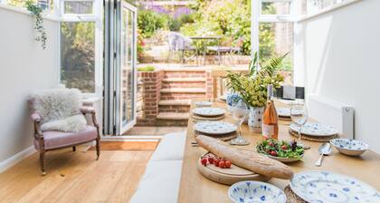 Bay View - a holiday let by Bloom Stays that sleeps 5 guests in 3 bedrooms