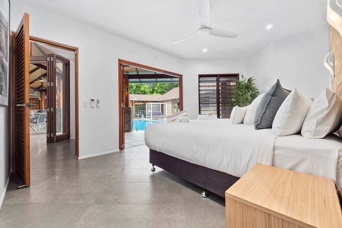 5 bedrooms, iron/ironing board, free WiFi, bed sheets