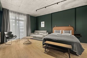 Tabla de planchar con plancha, wifi y ropa de cama 