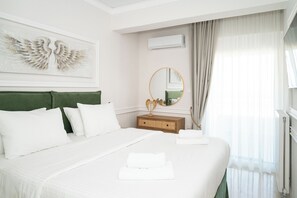 2 bedrooms, desk, iron/ironing board, WiFi - Margo Luxury Living 1 by 8essentially (Iraklio)