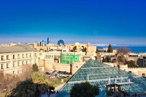 Appartement Supérieur, 3 chambres, balcon, vue ville | Vue de la chambre