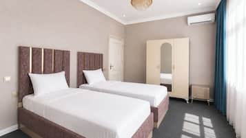 Standard Twin Room, City View | Premium bedding, Select Comfort beds, minibar, in-room safe