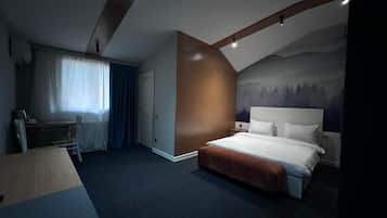 Family Triple Room, City View | Premium bedding, Select Comfort beds, minibar, in-room safe