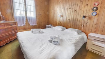 Schreibtisch, Bügeleisen/Bügelbrett, kostenloses WLAN, Bettwäsche