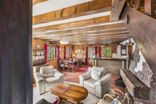 Family chalet with views of the Alps and lake, above Montreux in Caux